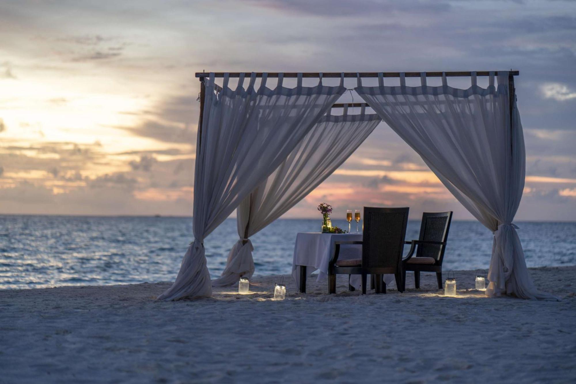 Hotel Banyan Tree Vabbinfaru Malé Esterno foto