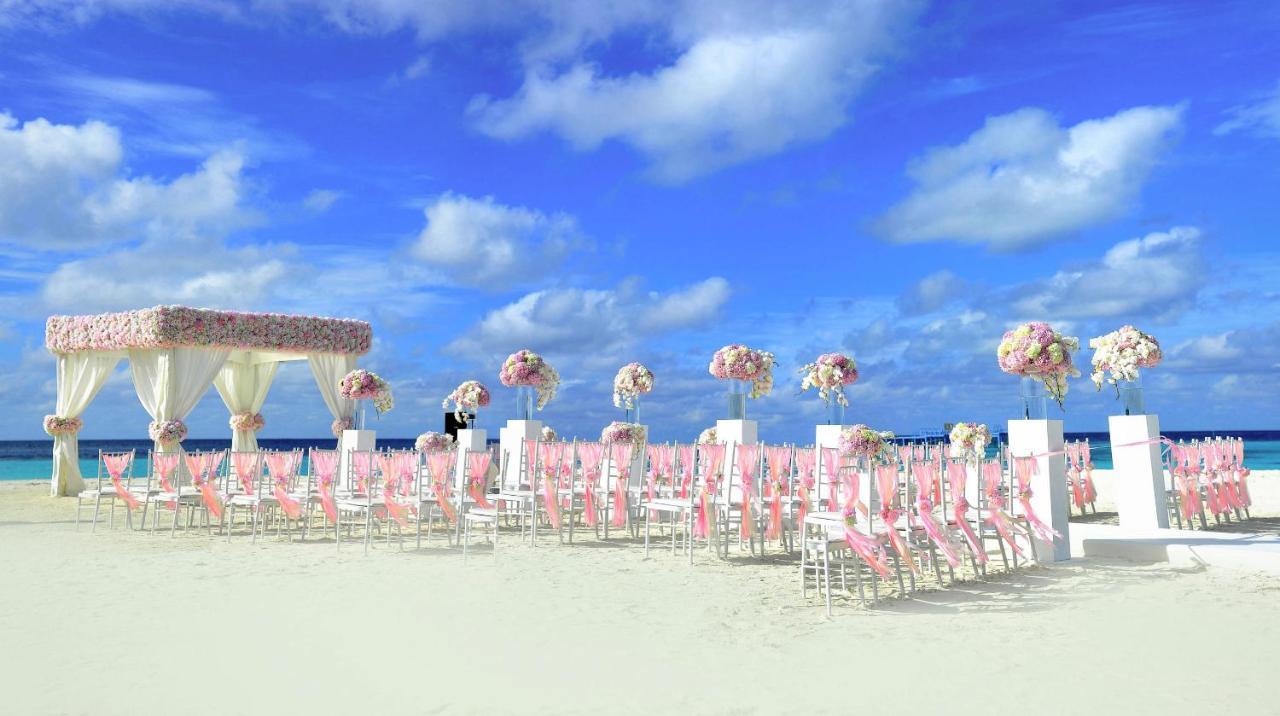 Hotel Banyan Tree Vabbinfaru Malé Esterno foto